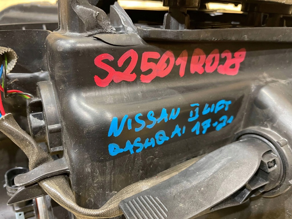 фото №14, Nissan qashqai ii 2 j11 lift 17-21 лампа права перед передня звичайна led