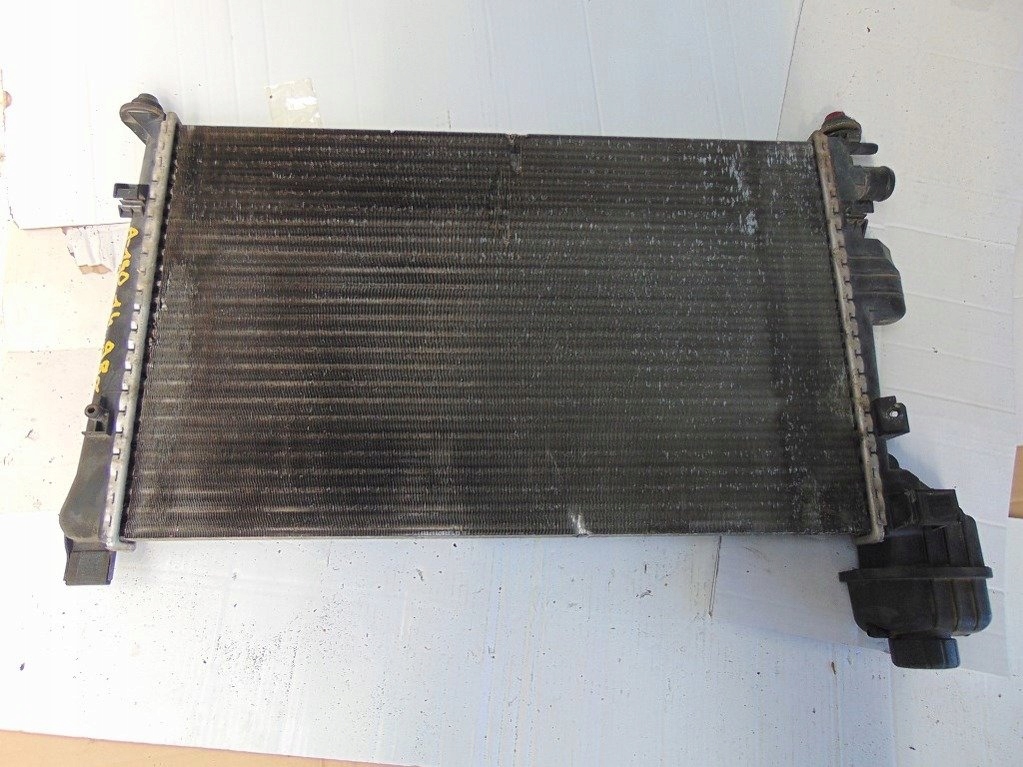 Mercedes aklasa w168 98r радіатор води Оригінал