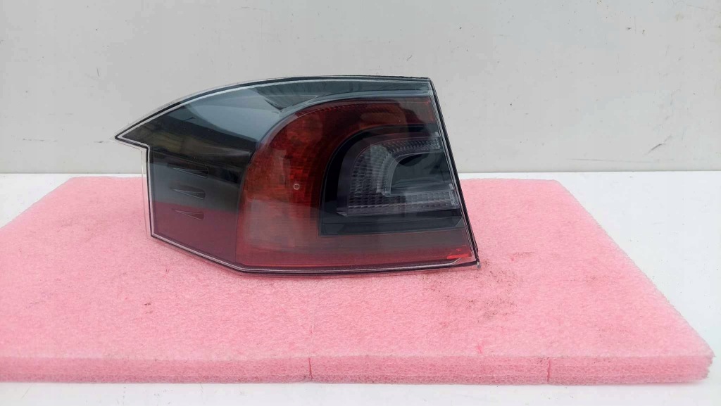 Купить Tesla model s фара левая задний  задняя led новая оригинальный номер 1458