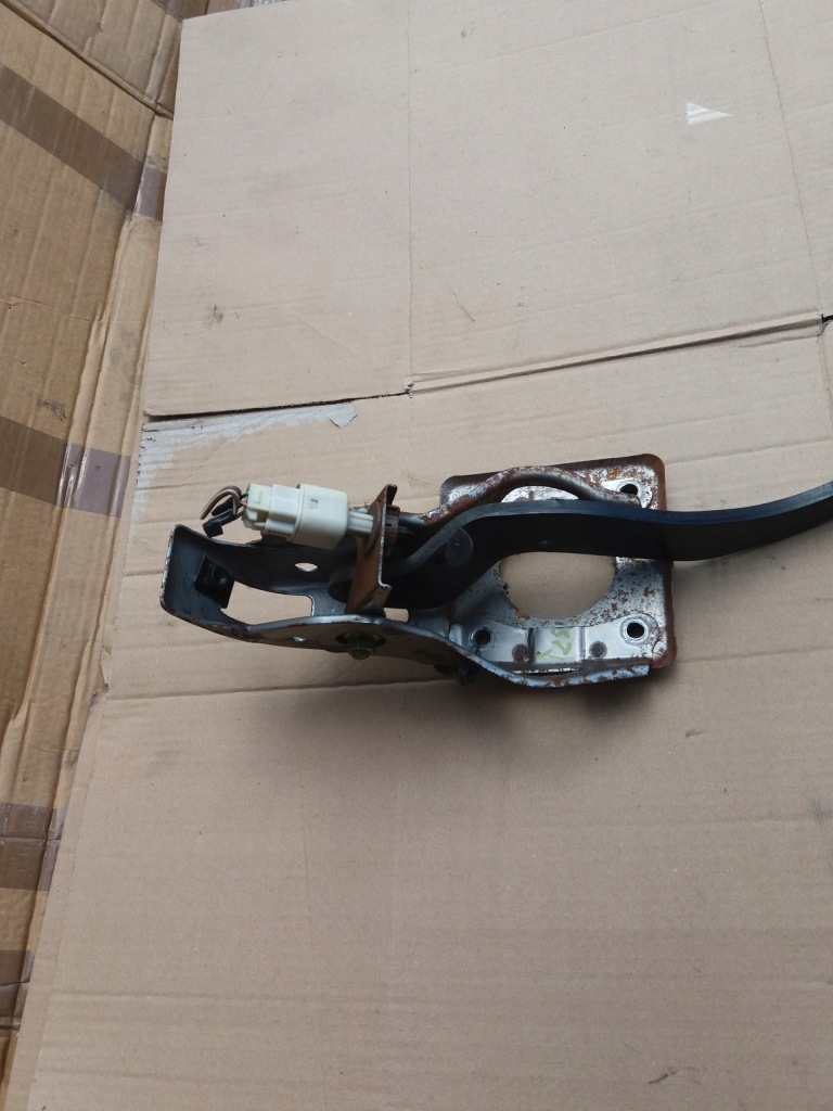 фото №2, Педаль тормоза toyota avensis t25 europa