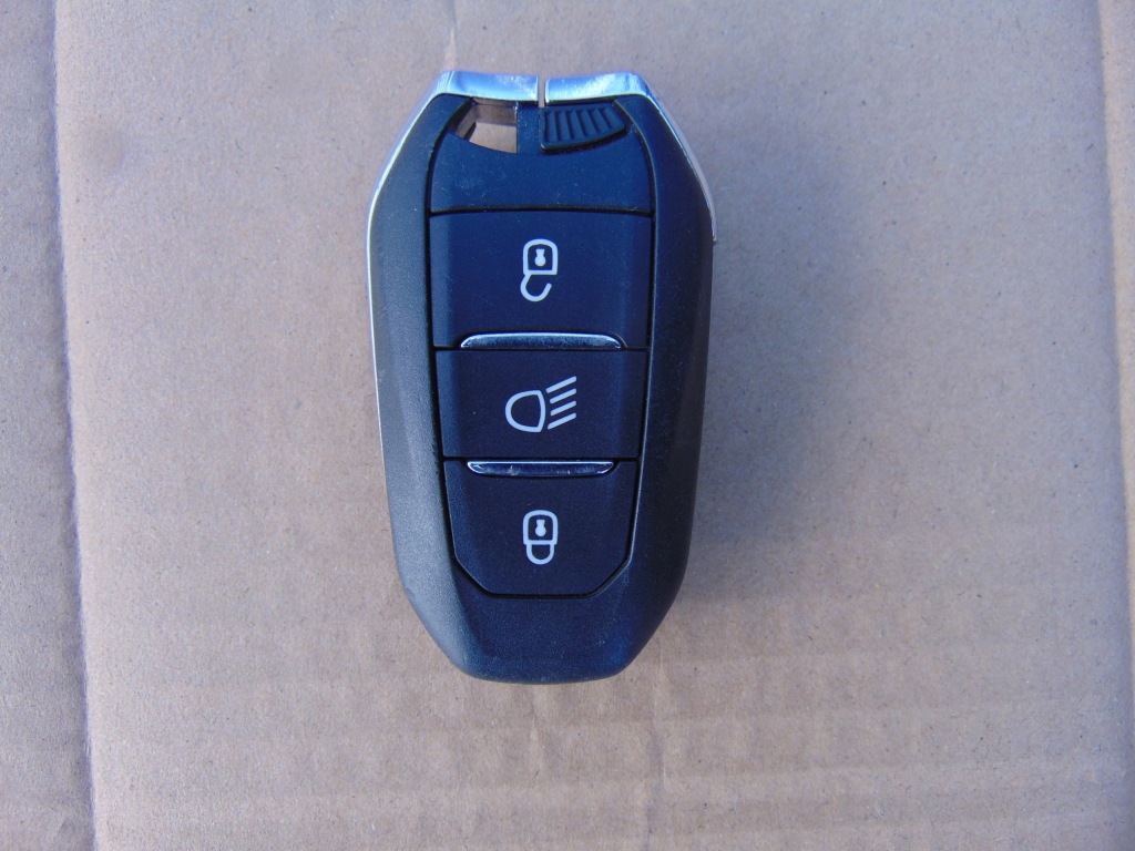 фото №1, Ключ ключ pilot keyless smartkey citroen c3 peugeot 5008 3008