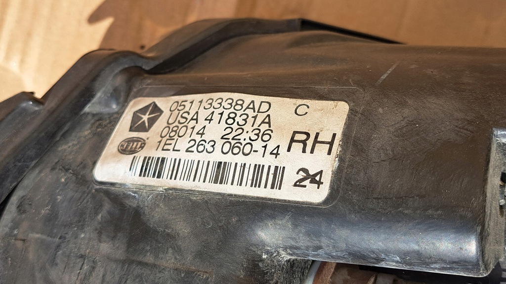 фото №7, Chrysler voyager v - лампа передня ксенон eu