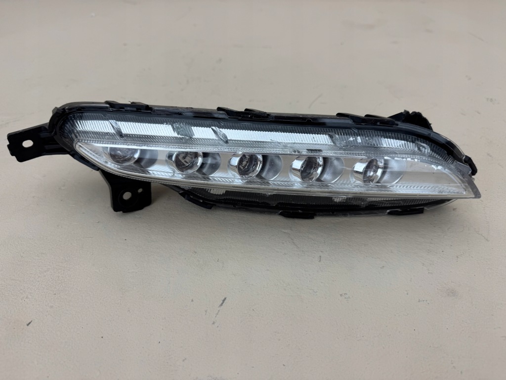 Купити Hyundai tucson 3 3 15r- протитуманна фара led drl праві перед 92208-d7000