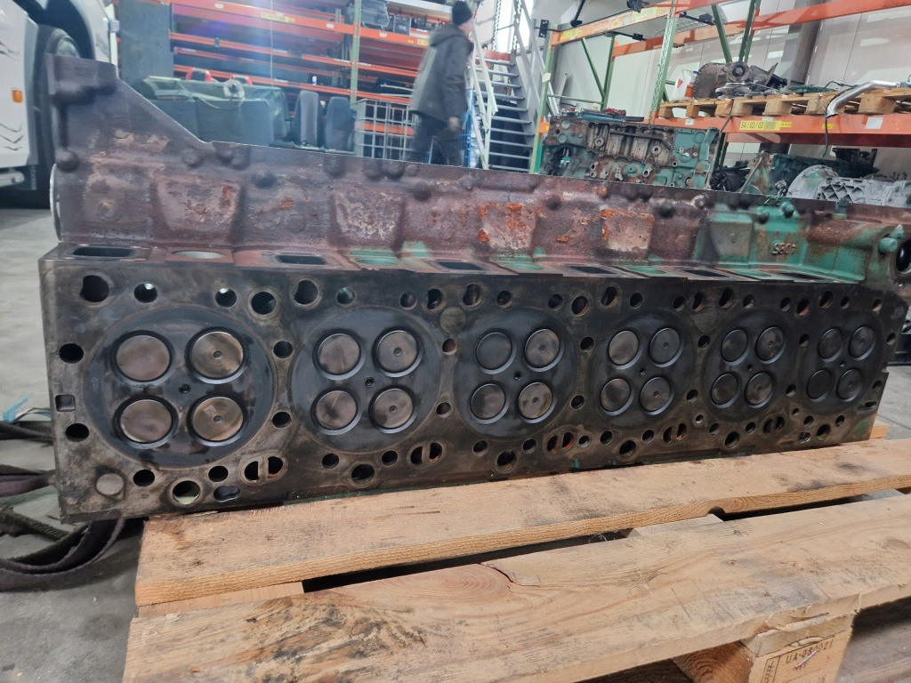 Головка двигателя volvo fh 16 d16k euro 6 22184000 154511429 Киев