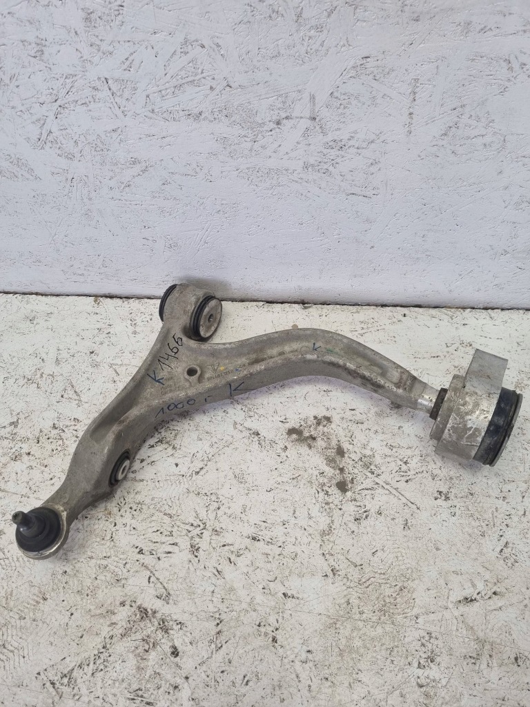 фото №1, Porsche taycan 9j1 рычаг передний