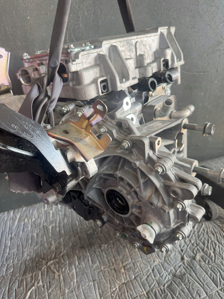 Двигатель электрический renault megane v e-tech 6am408 Киев