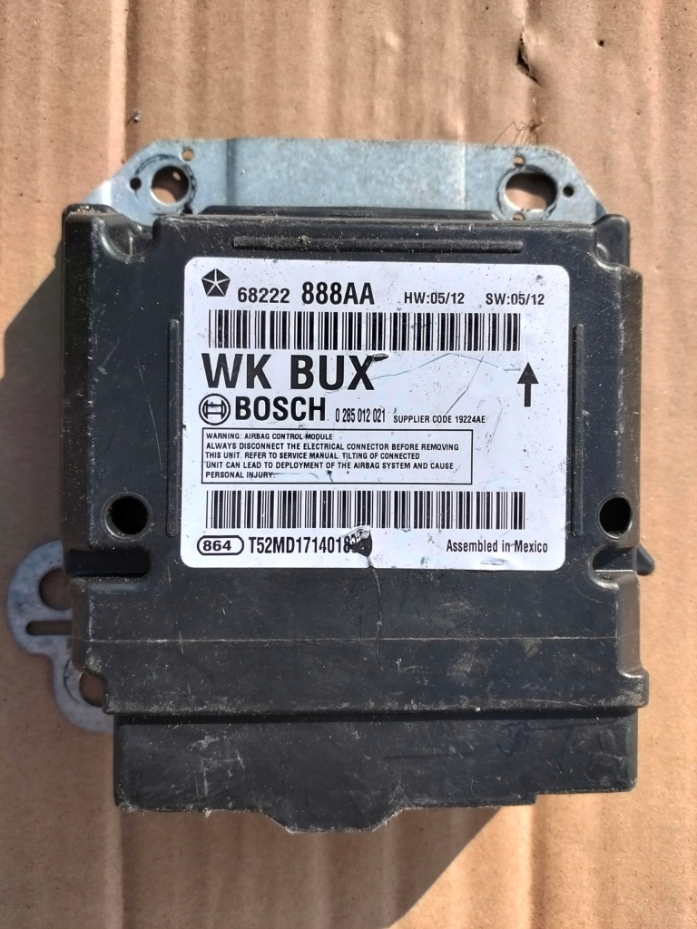 Купити Датчик подушка безпеки jeep grand cherokee wk2 68222888a