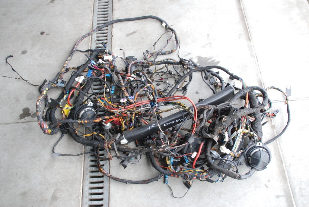 фото №1, Countryman r60 электропроводка главная салон 1.6d uk