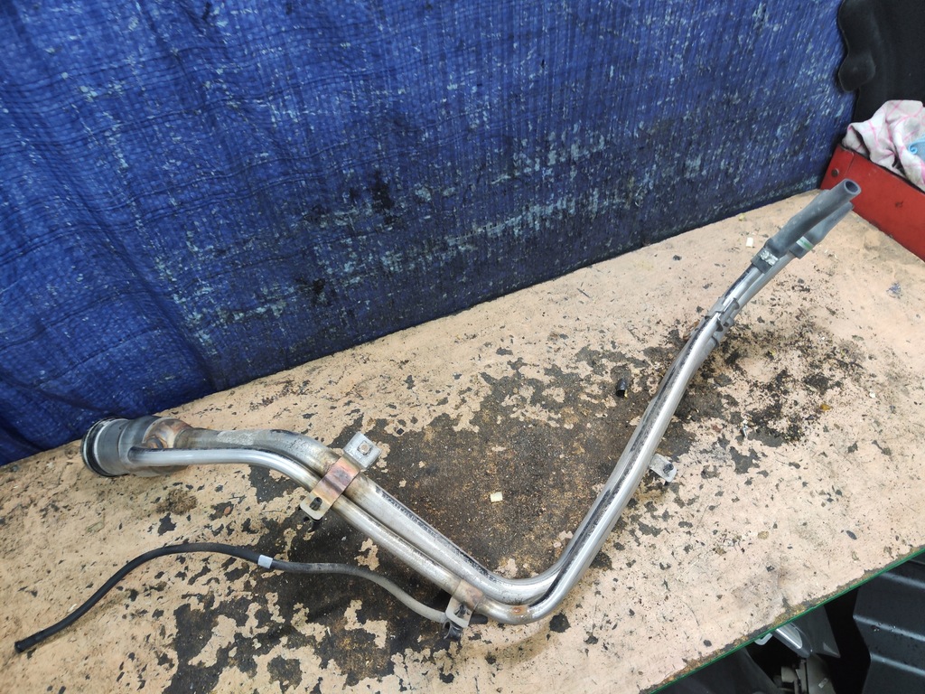 фото №1, Ford b-max труба заливной топлива