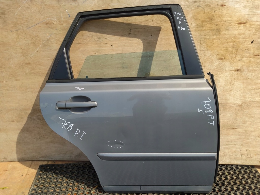 Купить Volvo v50 2 универсал дверь задняя правый  462-46