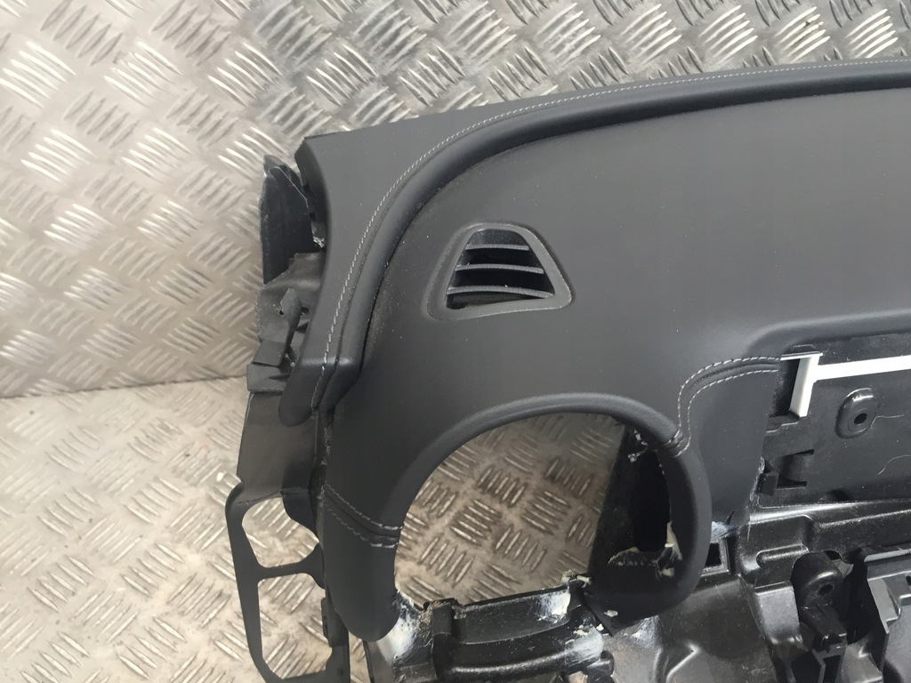 фото №6, Mercedes c klasa w206 amg панель приладів приладова подушки безпеки ремені консоль шкіра