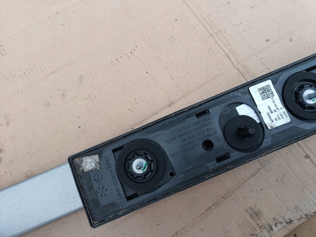 фото №8, Dacia sandero stepway iii 21r- рейлинг крышный правый 738207077r 738200036r