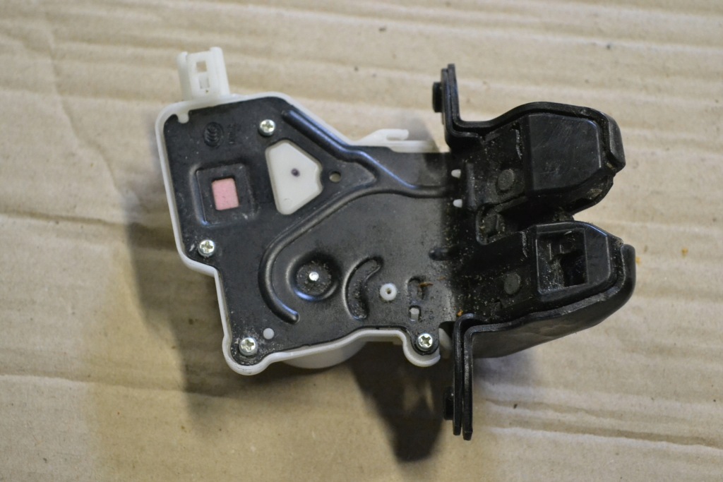 фото №3, Замок крышки багажника renault kadjar 15-