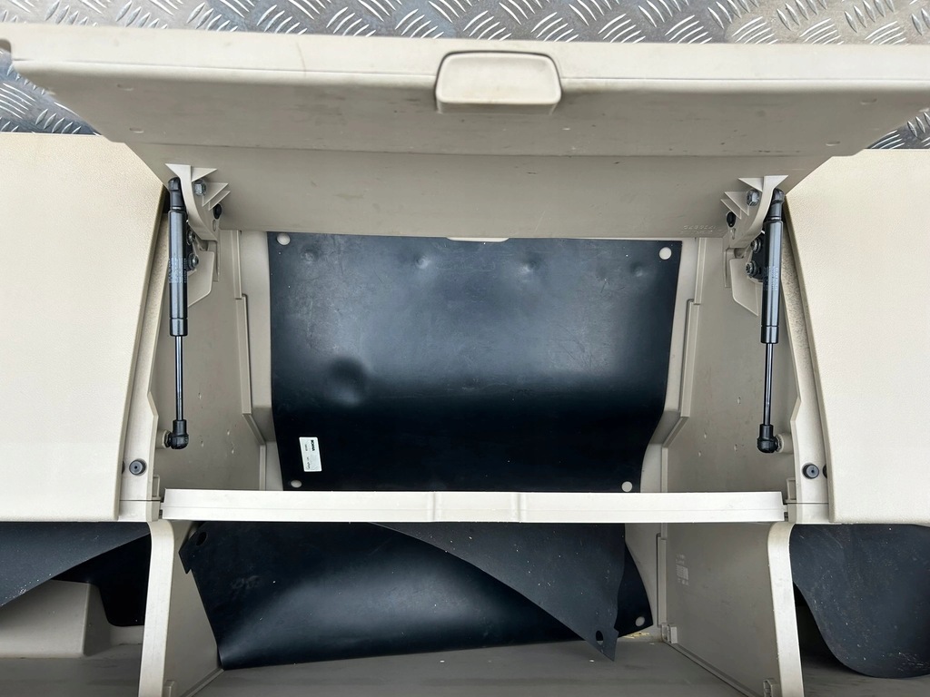 фото №4, Полиця панель приладів верхній scania r streamline