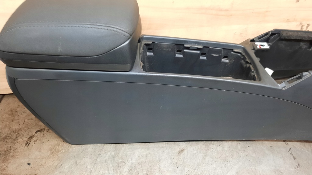 фото №4, Подлокотник туннель средний volvo s40 ii v50 04-12