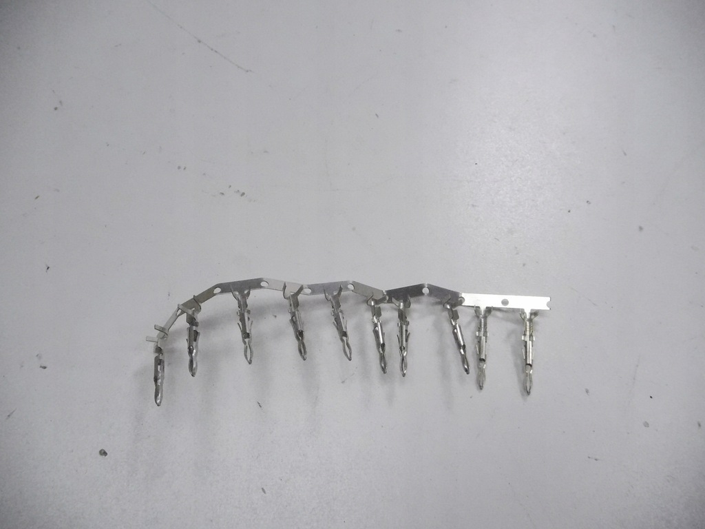 фото №9, Разъёмы электрический renault оригинальный номер 7701997016