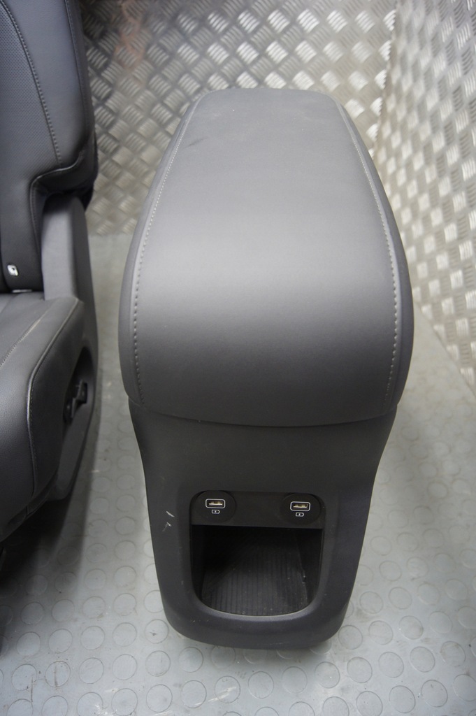 фото №9, Сидіння заднє сидіння оббивка обшивки ioniq 5 електрик