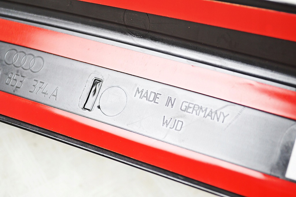 Audi q7 молдинг порог перед правый внутренний. 4l0853374a новая с Разборки