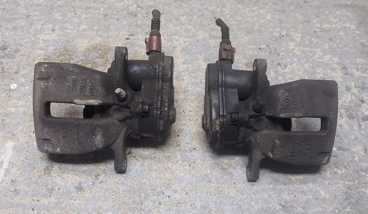 фото №1, Audi a5 8t супорт гальмівний лівий правий задня kpl