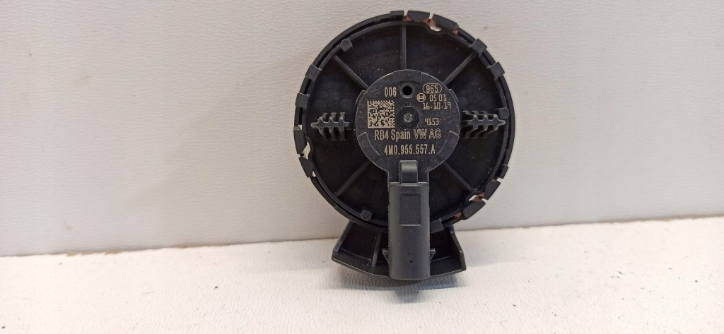 фото №1, Датчик ударний a4 b9 a5 4m0955557a