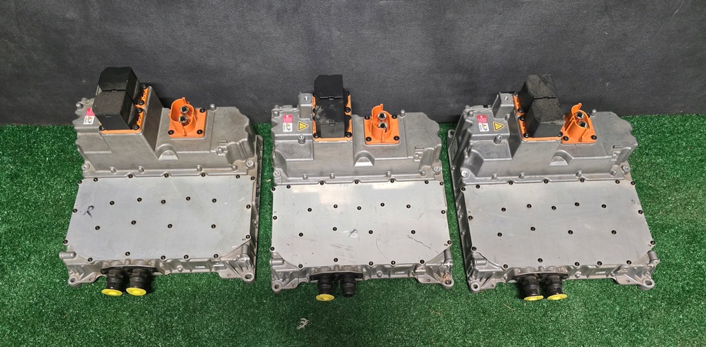 фото №1, Преобразователь напряжения porsche taycan 9j1915539cn