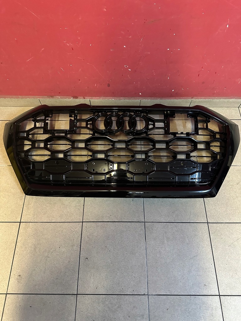 фото №1, Audi rsq8 rs q8 2018- решітка радіатора решітка радіатора 4m8853651r