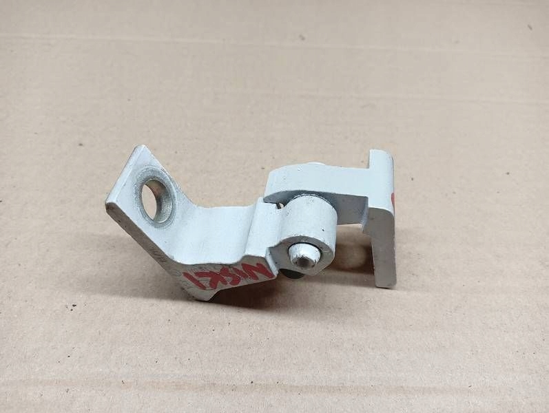 фото №1, Петля дверь левый перед gora skoda octavia iii 5e