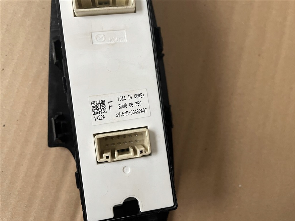 фото №7, Перемикач вікон дзеркал лівий перед bmn866350 mazda 3 iii bm 13-18r 17r