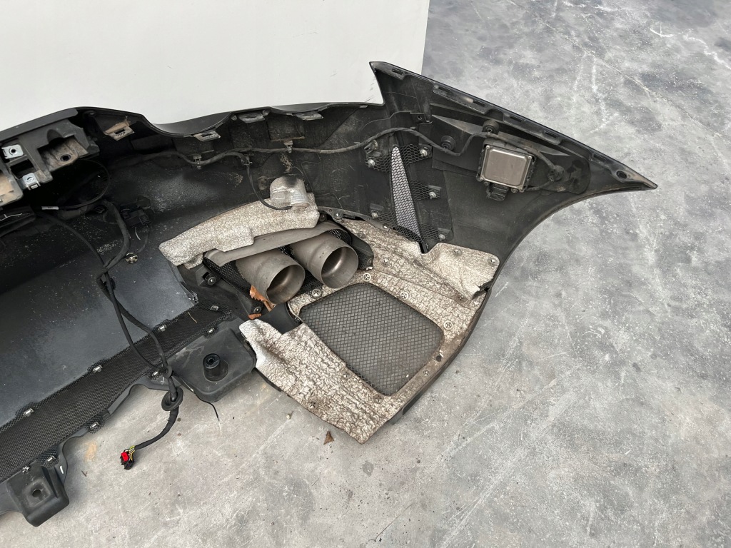 Ferrari 812 superfast бампер задний  kompletny новый Недорого