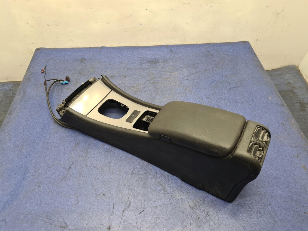 Купити Mercedes w203 lift kombi тунель середній