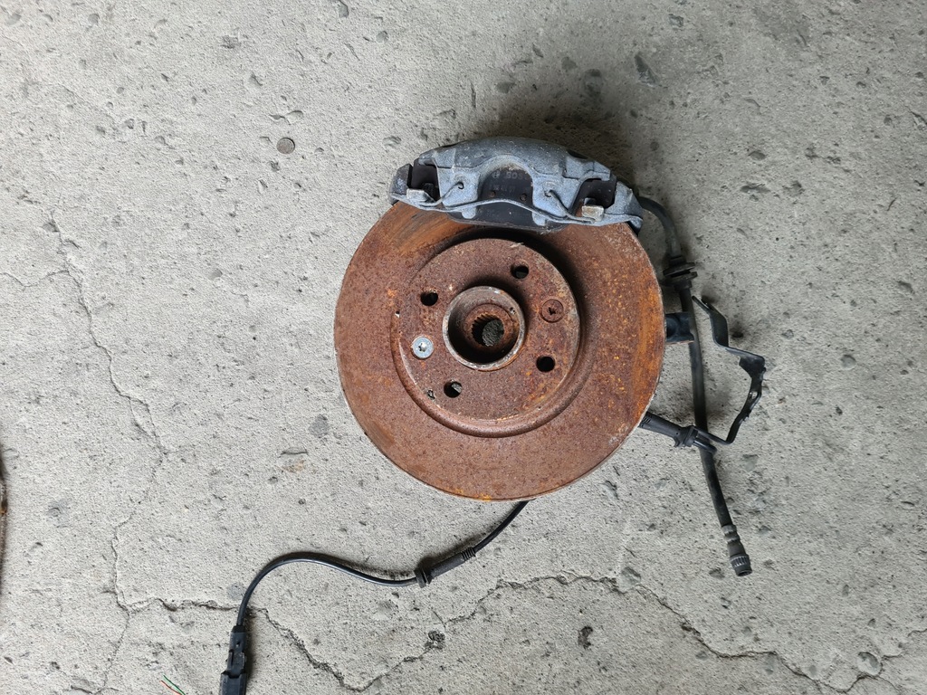 фото №1, Поворотный кулак левый перед renault clio dacia logan sandero 1.5dci