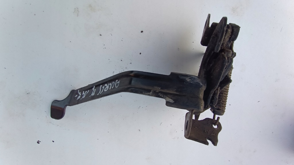 фото №1, Засов капот toyota auris ii