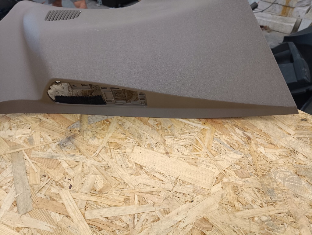 фото №8, Chrysler town country защита стойка задняя верхний