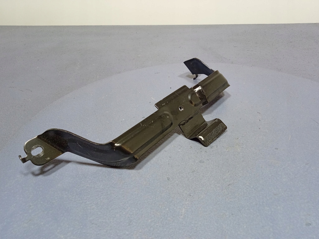 фото №6, Mercedes gls x167 кронштейн кронштейн шторка багажника левый a1678100705