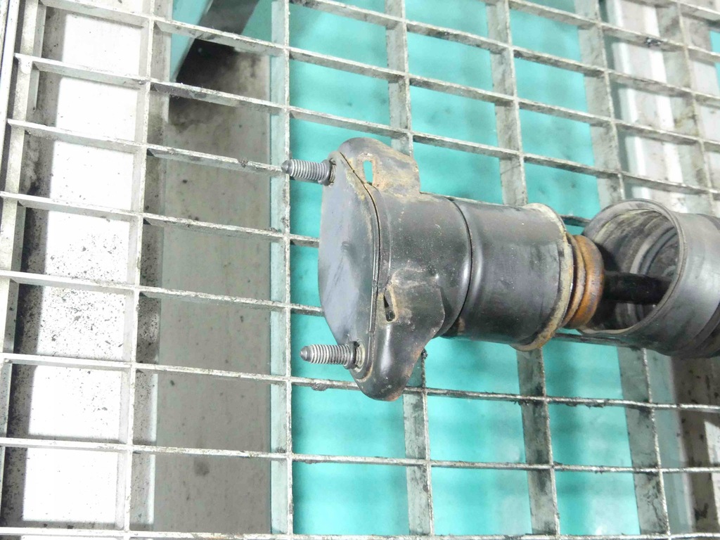 фото №2, Амортизатор задня правий airmatic mercedes r w251