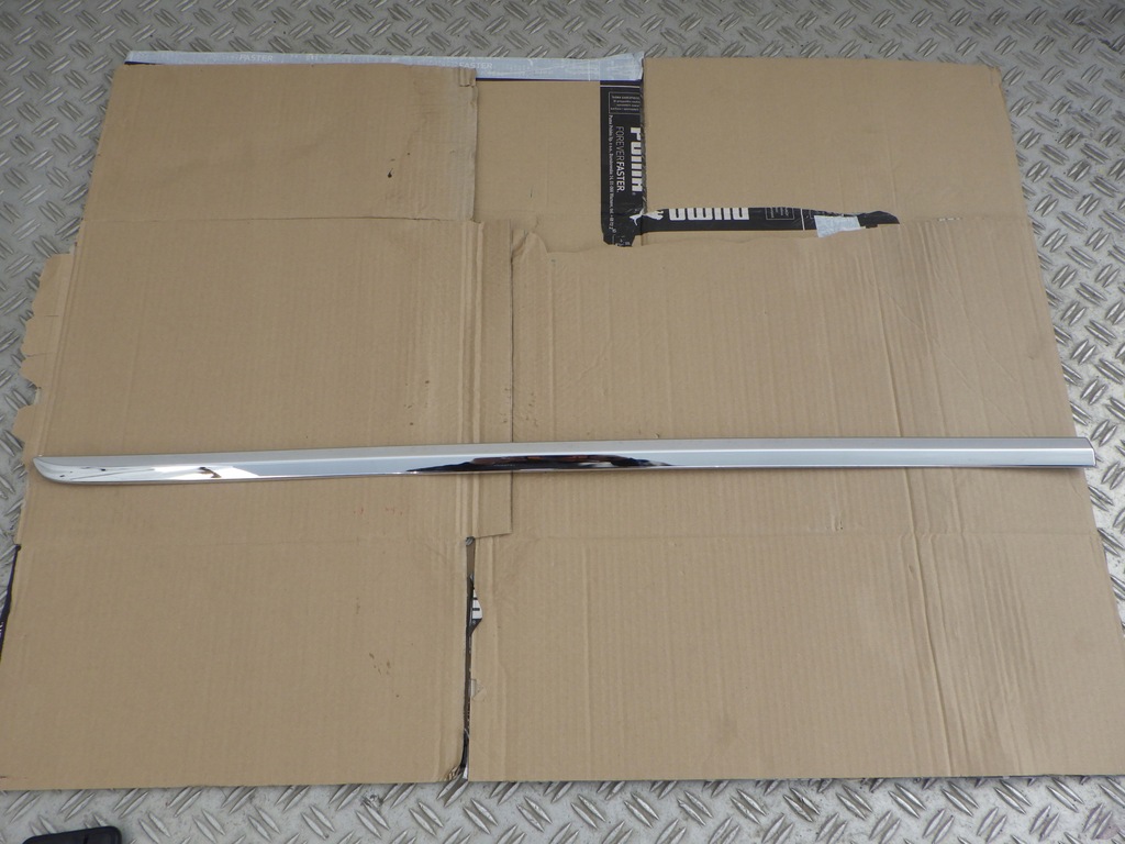 фото №1, Молдинг дверь левый перед toyota verso pz415-e8494