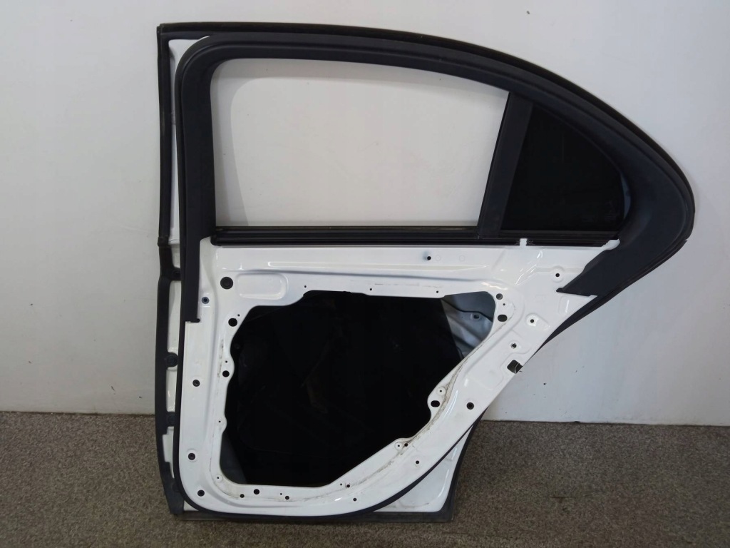 Двері праве задній sedan 149 mercedes-benz e-klasa v 2016-2023 w213 Доставка