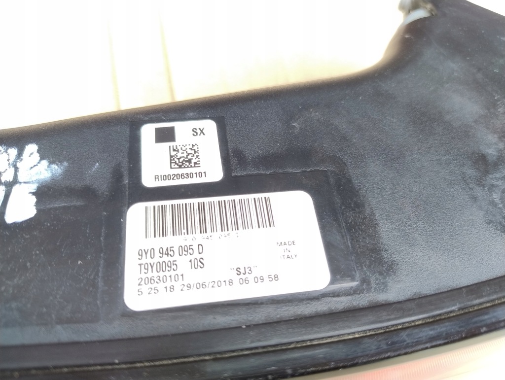 Cayenne 3 9y0 ліва фара led крила задній гарний стан оригінал 9y0945095d Зі Шроту