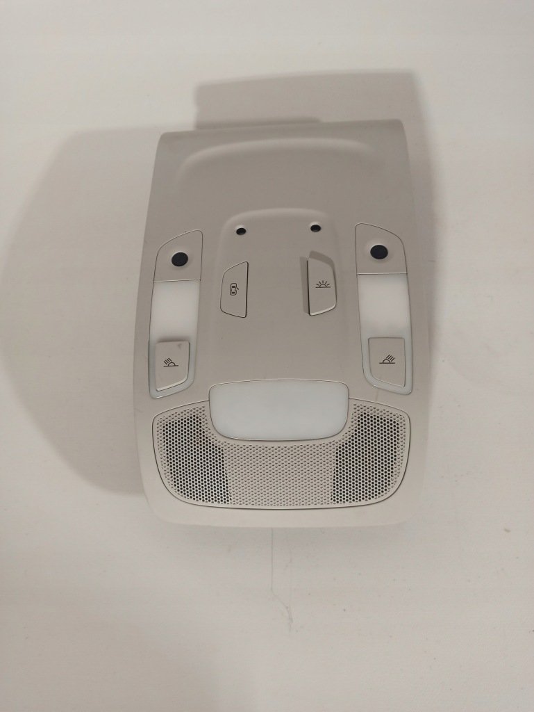 фото №1, Audi a6 лампа потолочный 4g0947135