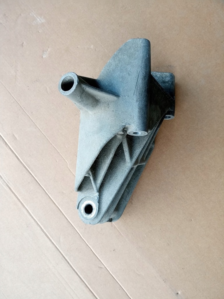 фото №1, Alfa romeo 147 1,6 кронштейн кронштейн двигуна 60672234