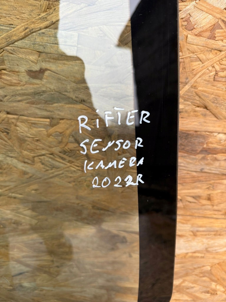 Peugeot rifter скло лобове 2022 rok датчик камера Ціна