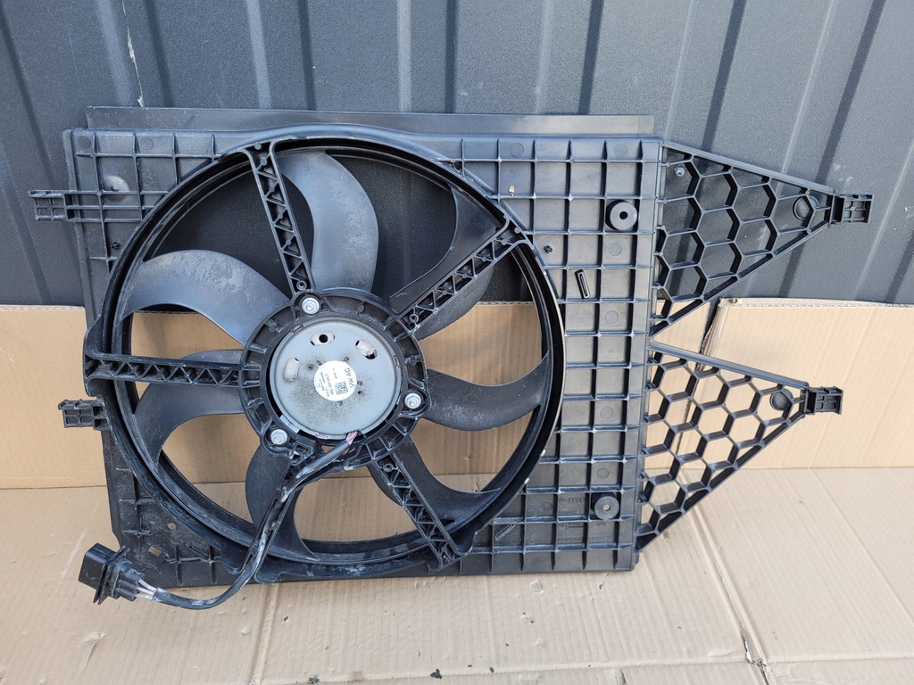 фото №1, Вентилятор skoda rapid fabia i ii iii roomster tsi tdi 6r0959455e / 3 контакты