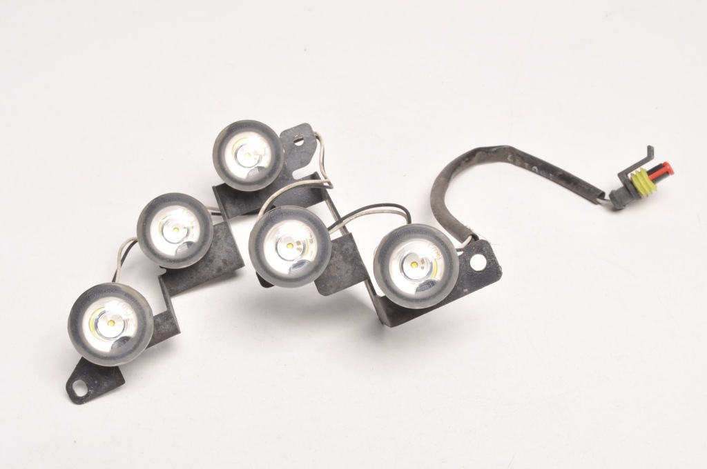 Купить Alfa romeo 4c вкладыш молдинг фонари левый