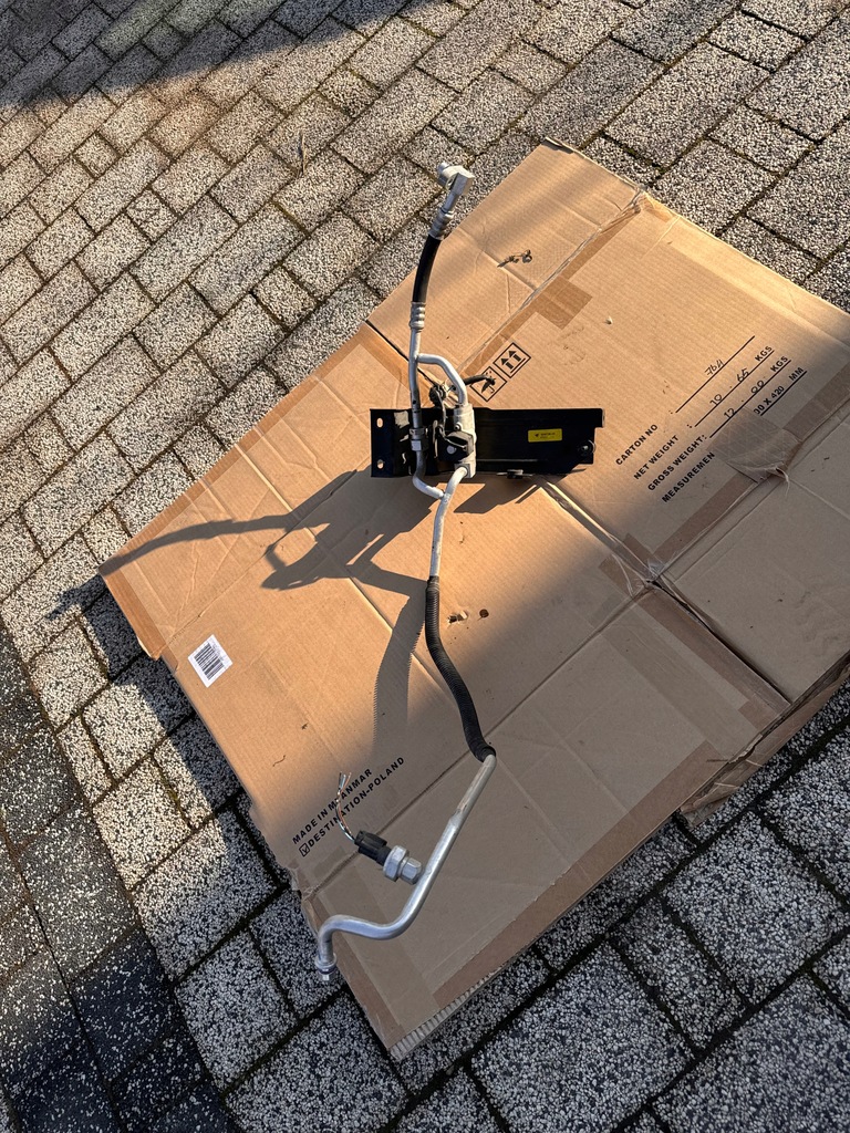 фото №1, Nissan leaf i ze0 шланг трубка кондиционера клапан 443310-1192 924483nl1a