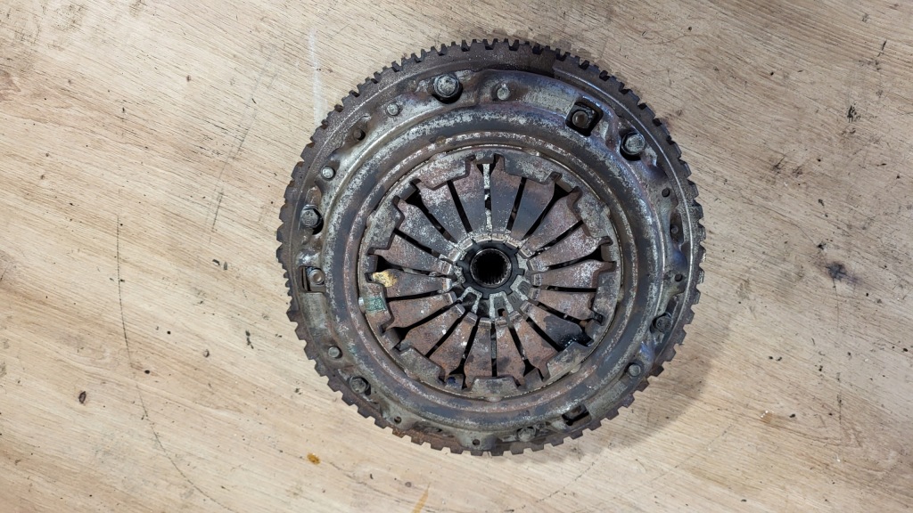 фото №11, Колесо маховик диск прижим сцепление комплект clio iii 3 hb 3d lift 1,5 dci