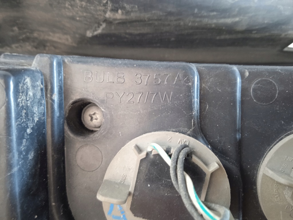 фото №10, Town country v 10- 20 лампа задняя правая usa