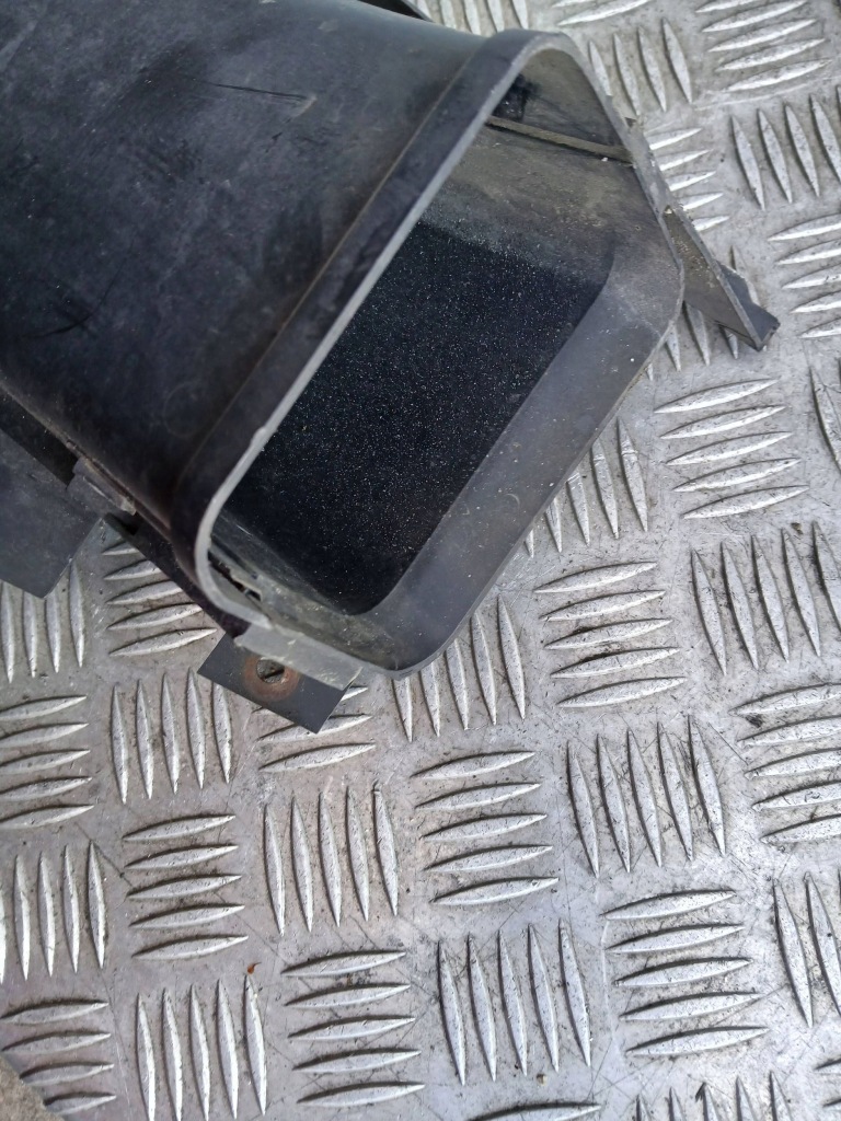 Впуск воздуха охлаждающий тормоза воздуховод bmw 3 e46 8268376 Доставка