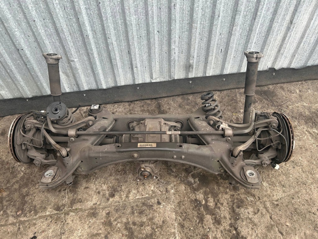 Купити Балка підвіска міст задній комплект mercedes w213 2.0 sedan