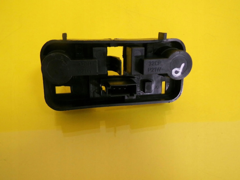 Вкладыш лампы правый задний  saab 9-3 2548 nr926 в Украине