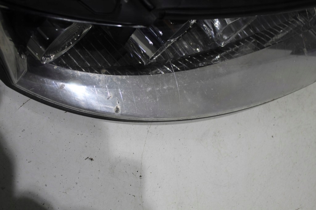 фото №10, Audi a4 b6 лампа перед передняя правая europa